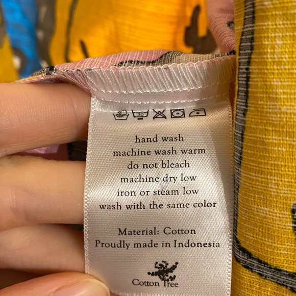 ✨HOST PICK✨ One of a Kind Cotton Tree Signature Wrap Top | OS - Picture 4 of 5